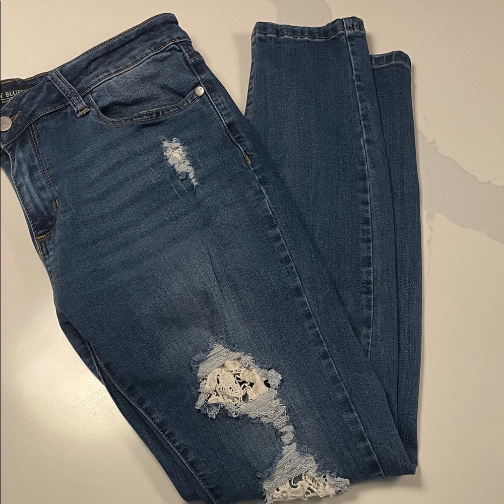 Judy Blue skinny distressed 31 jeans